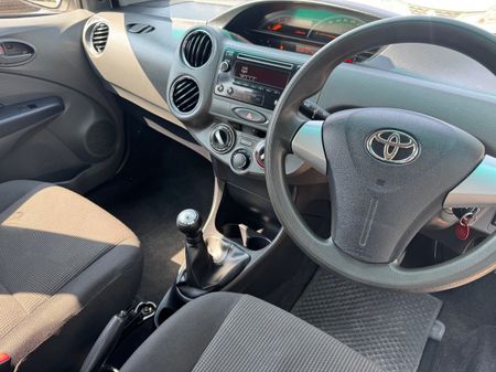 2020-Toyota-Etios-15-XS_12