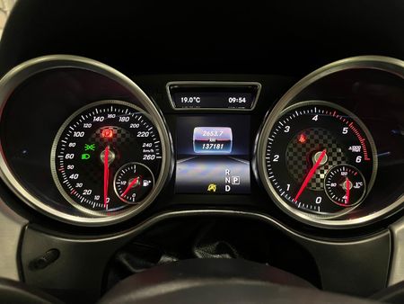 2017-Mercedes-Benz-GLE-350d-4Matic_10