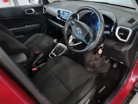 2020-Hyundai-Venue-10-TGDI-Fluid_3