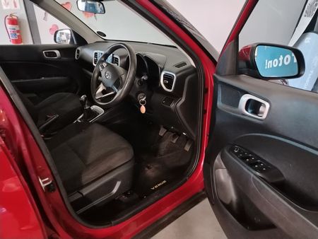2020-Hyundai-Venue-10-TGDI-Fluid_6