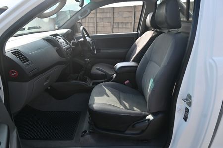 2009-Toyota-Hilux-25-D-4D-SRX-Raised-Body-Single-Cab_10