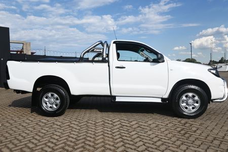 2009-Toyota-Hilux-25-D-4D-SRX-Raised-Body-Single-Cab_2
