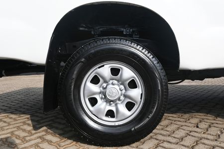 2009-Toyota-Hilux-25-D-4D-SRX-Raised-Body-Single-Cab_5