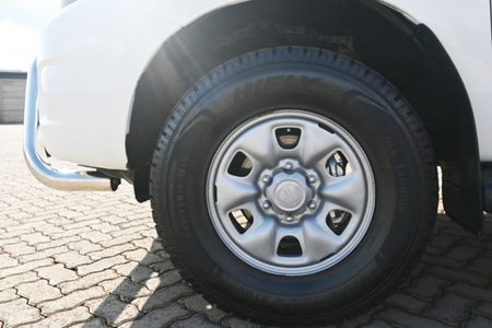 2009-Toyota-Hilux-25-D-4D-SRX-Raised-Body-Single-Cab_6