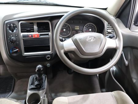 2019-Hyundai-H100-Bakkie-26D-Dropside_12