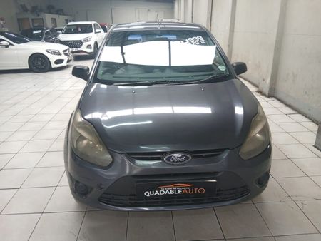 2012-Ford-Figo-14-Ambiente_2