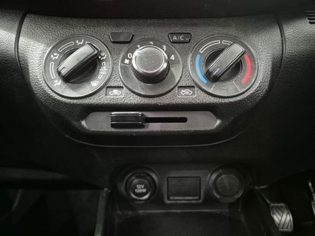 2025-Suzuki-Ertiga-15-GA_13