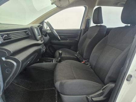 2025-Suzuki-Ertiga-15-GA_5
