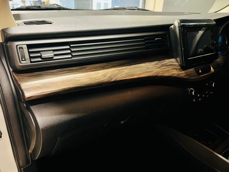 2021-Suzuki-Ertiga-15-GLX_8