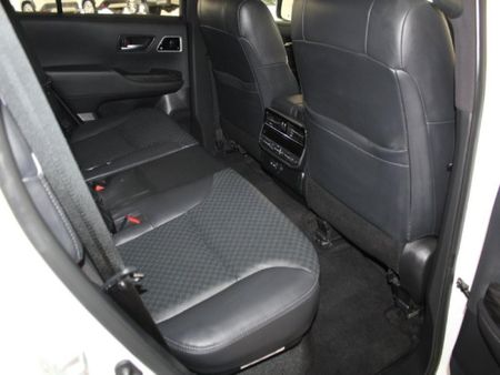 2023-Toyota-Land-Cruiser-300-V6-33-D-GR-S_5