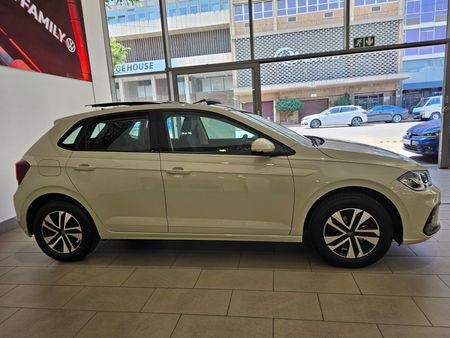 2026-Volkswagen-Polo-10-TSI-Life_13