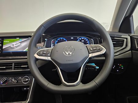 2026-Volkswagen-Polo-10-TSI-Life_5