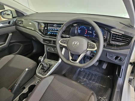2026-Volkswagen-Polo-10-TSI-Life_8