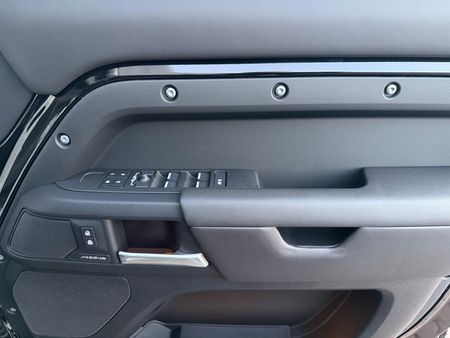 2026-Land-Rover-Defender-110-D350-X-Dynamic-HSE_16