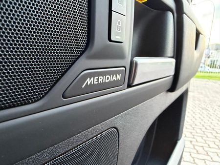 2026-Land-Rover-Defender-110-D350-X-Dynamic-HSE_17
