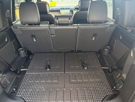 2026-Land-Rover-Defender-110-D350-X-Dynamic-HSE_7