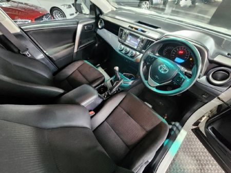 2016-Toyota-RAV4-20-GX_9