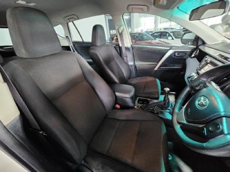 2016-Toyota-RAV4-20-GX_10