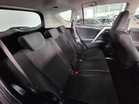 2016-Toyota-RAV4-20-GX_12