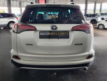 2016-Toyota-RAV4-20-GX_5