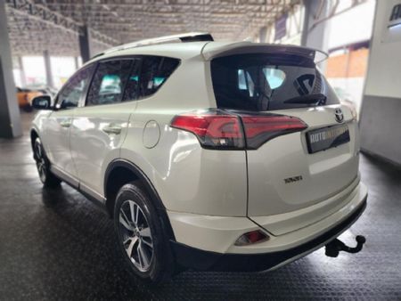 2016-Toyota-RAV4-20-GX_6