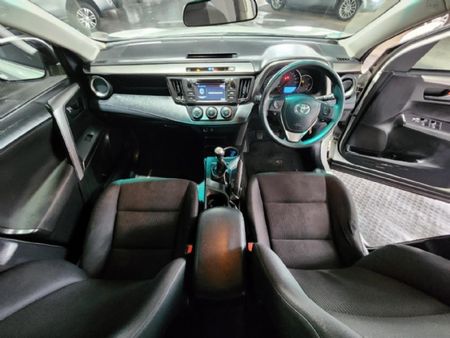 2016-Toyota-RAV4-20-GX_8