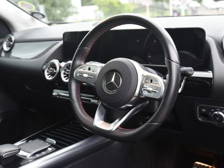 2023-Mercedes-Benz-GLA-200-Progressive-Auto_1