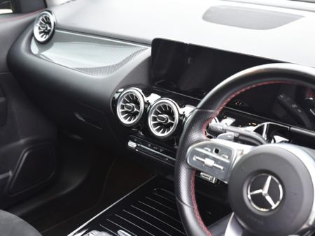 2023-Mercedes-Benz-GLA-200-Progressive-Auto_2