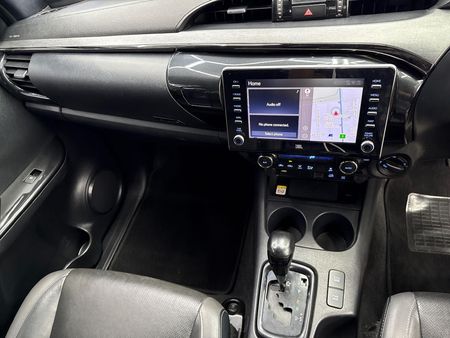 2020-Toyota-Hilux-28-GD-6-Raised-Body-Legend-RS-4x4-Auto-Double-Cab_12