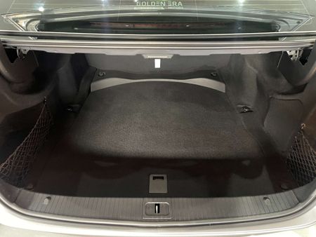 2012-Mercedes-Benz-E-Class-E-300-Elegance_18