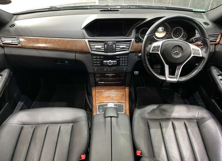 2012-Mercedes-Benz-E-Class-E-300-Elegance_5