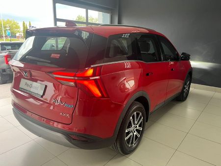 2026-Mahindra-XUV-700-20-AX7L-Auto-7-Seat_14