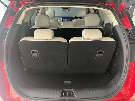 2026-Mahindra-XUV-700-20-AX7L-Auto-7-Seat_16