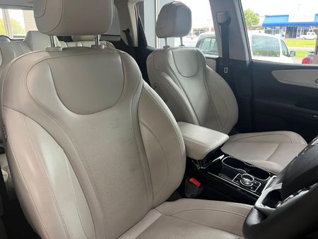 2026-Mahindra-XUV-700-20-AX7L-Auto-7-Seat_21