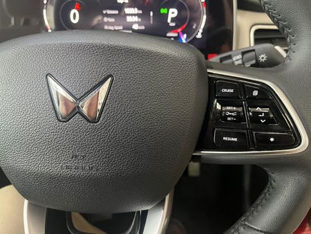 2026-Mahindra-XUV-700-20-AX7L-Auto-7-Seat_28