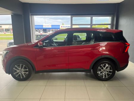 2026-Mahindra-XUV-700-20-AX7L-Auto-7-Seat_3