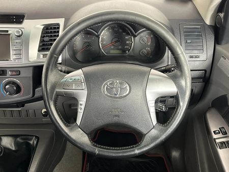 2014-Toyota-Hilux-30-D-4D-Raider-Xtra-Cab_11
