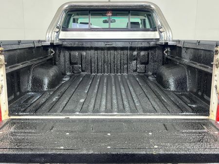 2014-Toyota-Hilux-30-D-4D-Raider-Xtra-Cab_12