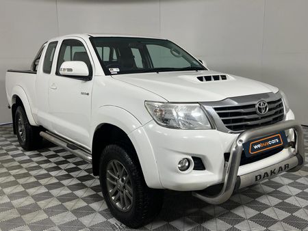 2014-Toyota-Hilux-30-D-4D-Raider-Xtra-Cab_15