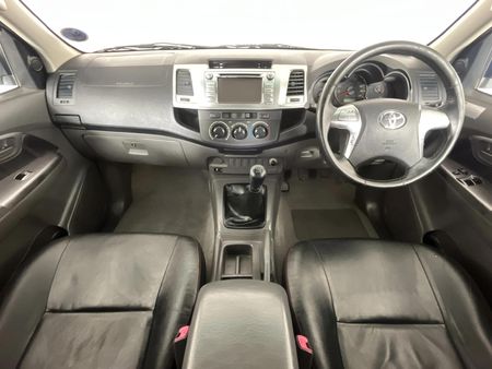 2014-Toyota-Hilux-30-D-4D-Raider-Xtra-Cab_1