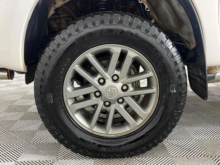 2014-Toyota-Hilux-30-D-4D-Raider-Xtra-Cab_4