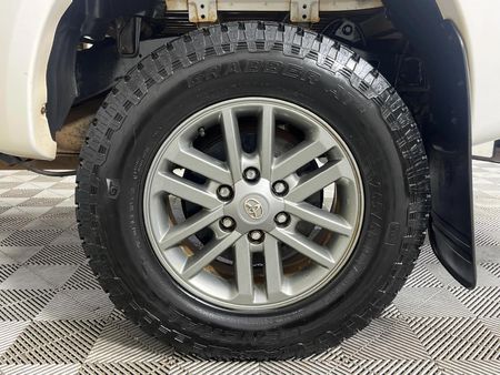 2014-Toyota-Hilux-30-D-4D-Raider-Xtra-Cab_6