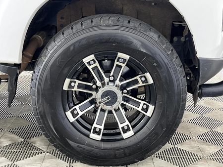2022-Mahindra-Pik-Up-22-mHawk-S11-Auto-Double-Cab_3
