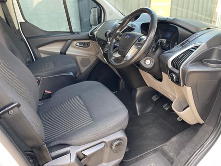 2018-Ford-Tourneo-Custom-22-TDCi-Trend-LWB-92kW_14