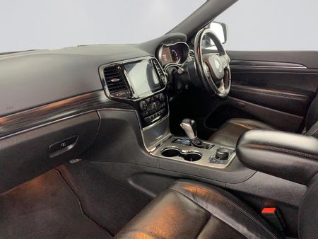 2022-Jeep-Grand-Cherokee-36-Limited_16
