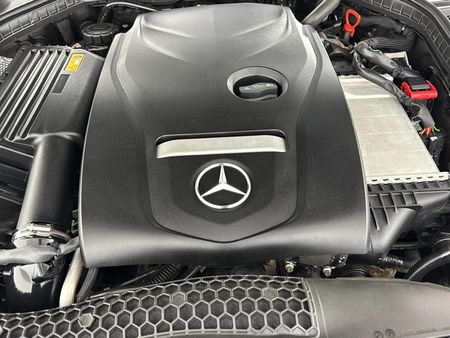 2014-Mercedes-Benz-C-Class-C-180_10
