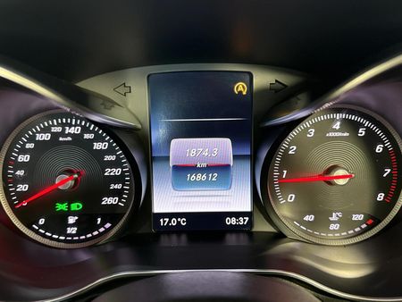 2014-Mercedes-Benz-C-Class-C-180_2