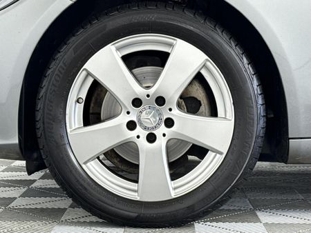 2014-Mercedes-Benz-C-Class-C-180_4