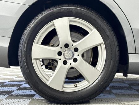 2014-Mercedes-Benz-C-Class-C-180_7