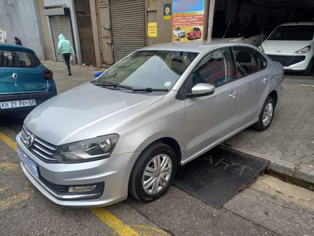 2019-Volkswagen-Polo-6-sedan_0